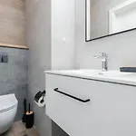 Navalis With Parking In By Renters Apartamento Gdynia